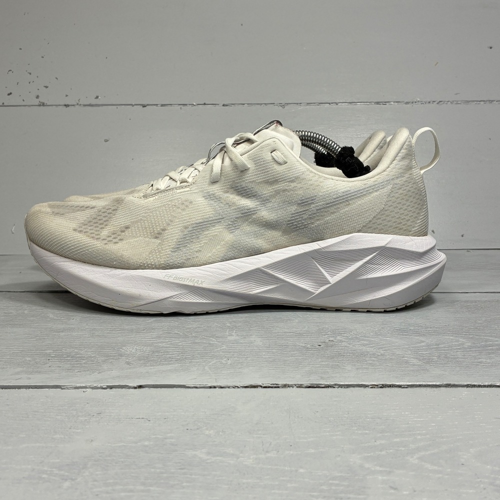 ASICS Novablast 5 Running Shoes Mens 13 White FF Blast MAX Neutral Road Trainers